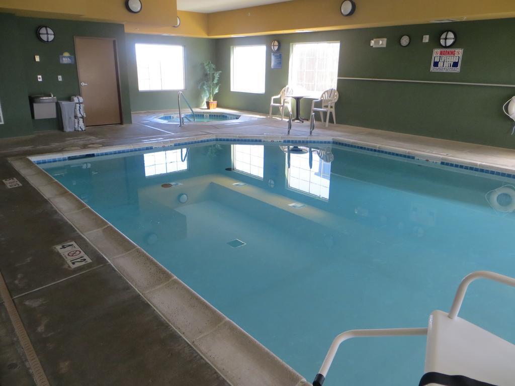 Days Inn By Wyndham Ellis Esterno foto