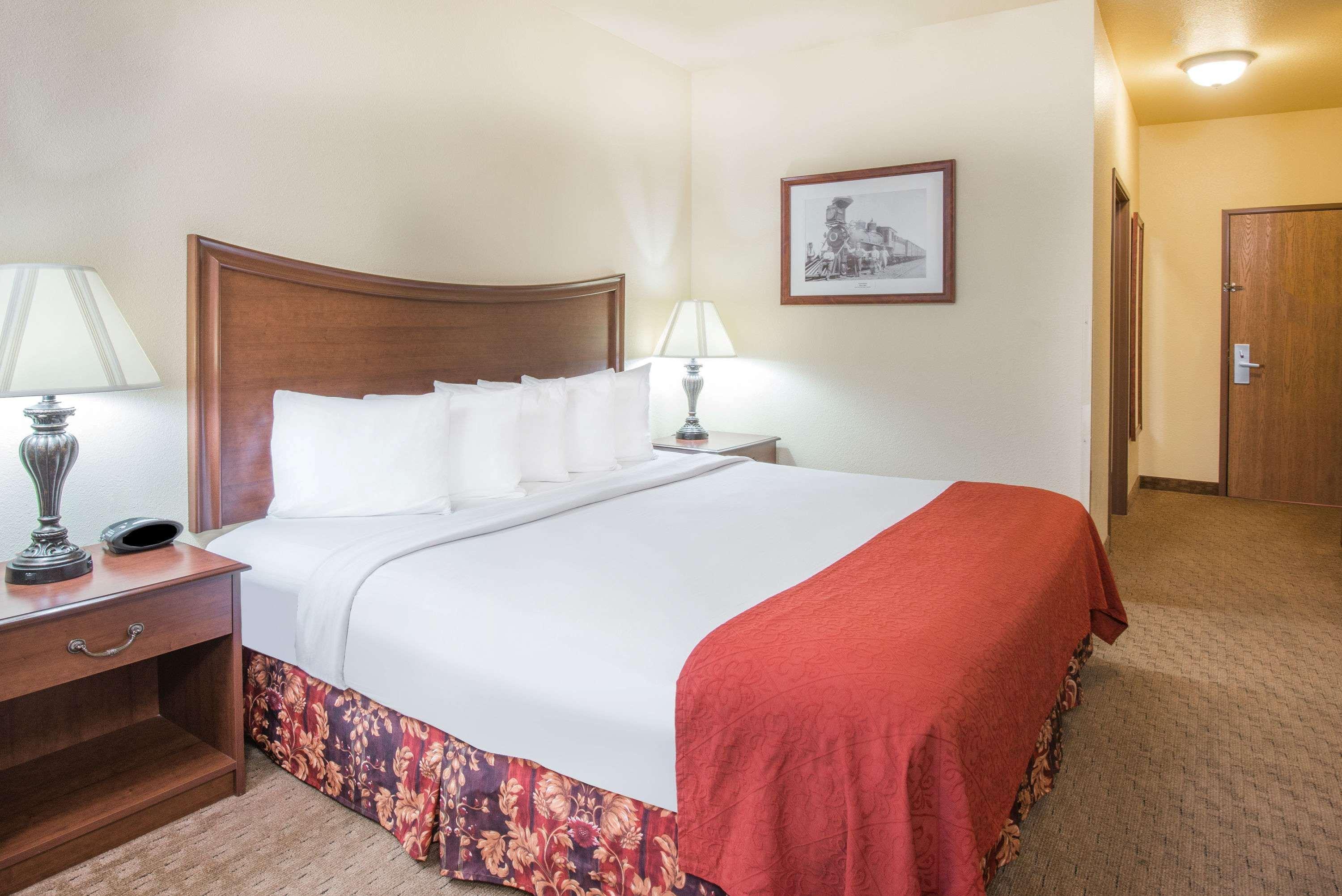 Days Inn By Wyndham Ellis Esterno foto